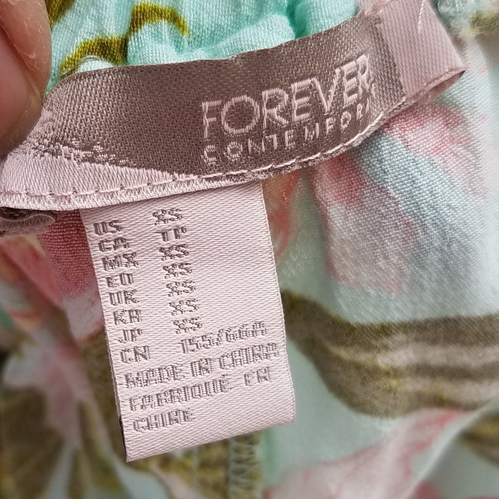 Forever 21 Tropical Print Women's Shorts - Picture 3 of 3